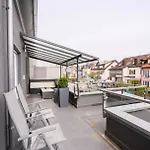Guenstiges Gruenes Ferienzimmer Mit Separater Moderner Dusche * לוראך
