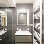 Guenstiges Gruenes Ferienzimmer Mit Separater Moderner Dusche *