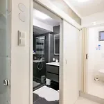 Guenstiges Gruenes Ferienzimmer Mit Separater Moderner Dusche דירה *