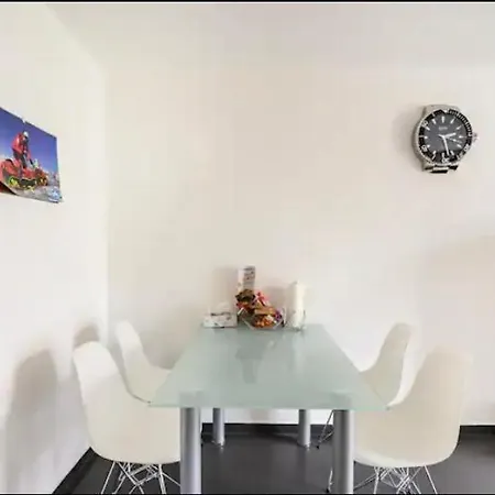 Apartament Guenstiges Gruenes Ferienzimmer Mit Separater Moderner Dusche Lörrach